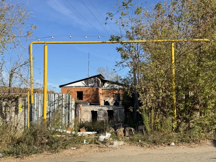 Нежилое здание пл. 7 кв.м, кад. номер: 52:18:0080221:6; нежилое здание пл. 85,7 кв.м, кад. номер: 52:18:0080221:7; нежилое здание площ. 481,6 кв.м, кад. номер: 52:18:0080221:8, по адресу: г. Нижний Новгород, Приокский р-н, ул. Нижне-Валдайская, д. 32.